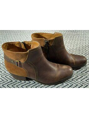 Clarks Womens Leather Maypearl Lilac Ankle Boots Brown Size 8 Suede Side Zipper